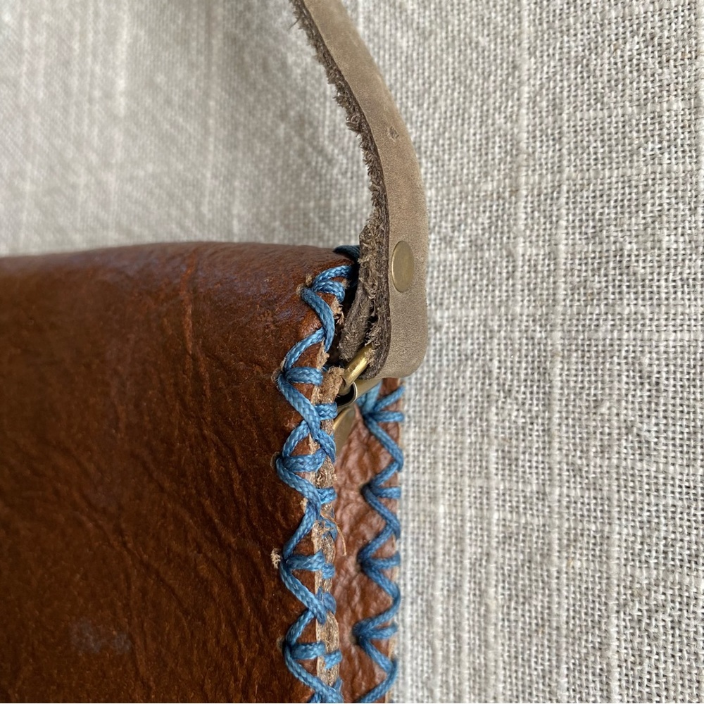 Handmade Leather Crossbody Purse Cardholder Bag Hand-Stitched - Picture 4 of 12